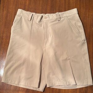Under Armour Mens shorts Khaki Flat-Front Performance